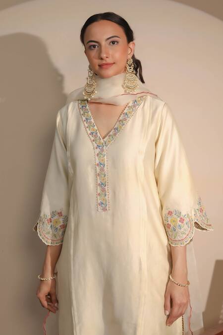 Shop_Nemaani_Ivory Chanderi Silk, Organza Embroidery V-neck Thread A-line Kurta Pant Set _Online_at_Aza_Fashions