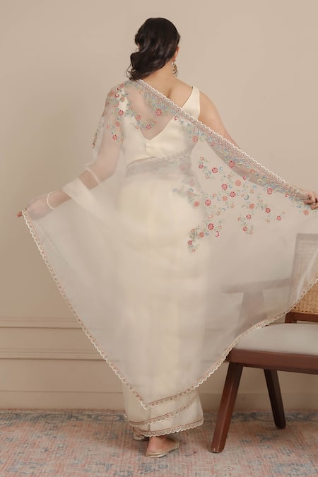 Nemaani Ivory Organza, Silk, Cotton Embroidery V-neck Dori Saree Set at Aza Fashions Nemaani_Ivory Organza, Silk, Cotton Embroidery V-neck Dori Saree Set _at_Aza_Fashions