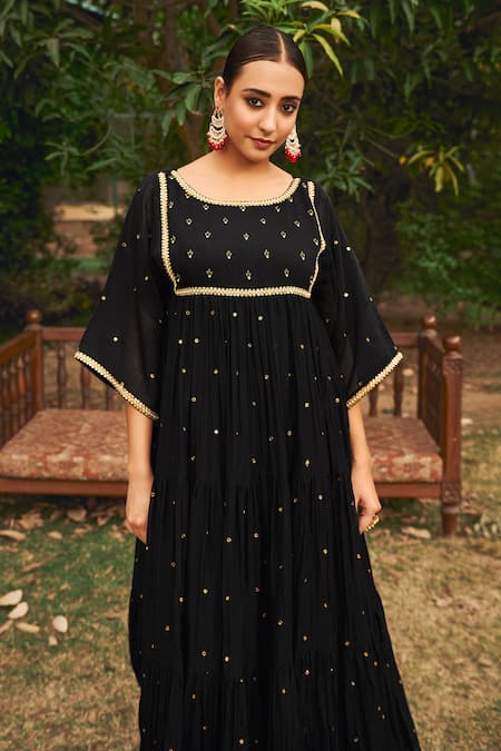 Buy_Almaari By Pooja Patel_Black Chanderi, Silk Mirrors, Pearls Boat Neck Gulmohar Tiered Anarkali Set _Online_at_Aza_Fashions