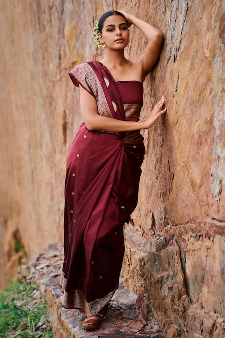 Shop The Whole Nine Yards Maroon Silk Avasa Star Border Woven Saree With Unstitched Blouse Piece at Aza Fashions Shop_The Whole Nine Yards_Maroon Silk Avasa Star Border Woven Saree With Unstitched Blouse Piece _at_Aza_Fashions