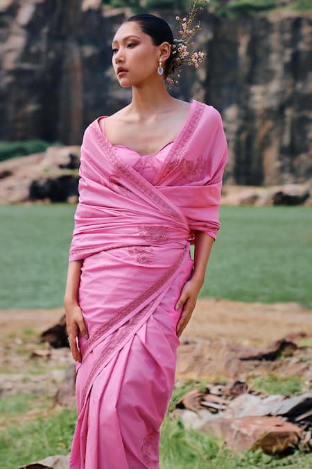 Shop The Whole Nine Yards Pink Silk Zari, Embroidery Sweetheart Jaapi Zardozi Border Saree With Blouse at Aza Fashions Shop_The Whole Nine Yards_Pink Silk Zari, Embroidery Sweetheart Jaapi Zardozi Border Saree With Blouse _at_Aza_Fashions