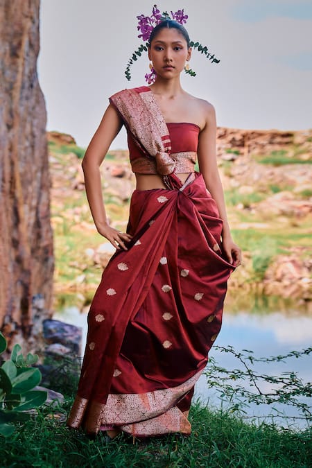 The Whole Nine Yards Red Pure Mulberry Silk Woven Unnati Border Saree With Unstitched Blouse Piece 