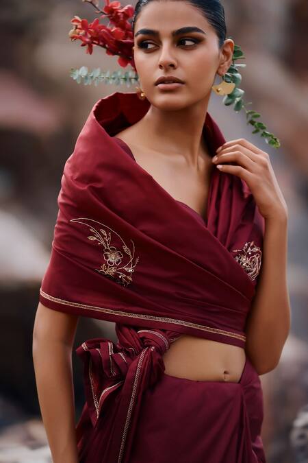 Shop The Whole Nine Yards Wine Silk Zari, Embroidery Sweetheart Neck Joonbai Moon Saree With Blouse Online at Aza Fashions Shop_The Whole Nine Yards_Wine Silk Zari, Embroidery Sweetheart Neck Joonbai Moon Saree With Blouse _Online_at_Aza_Fashions