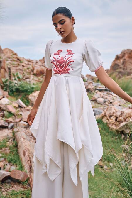 The Whole Nine Yards_White Satin Embroidery Round Neck Sumukhi Garden Kurta And Gadh Flared Pant Set _Online_at_Aza_Fashions