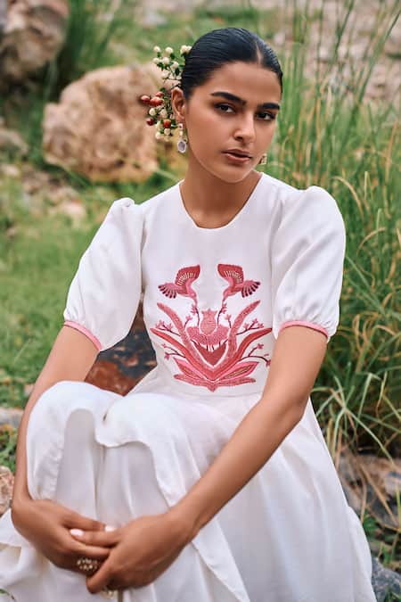 Buy_The Whole Nine Yards_White Satin Embroidery Round Neck Sumukhi Garden Kurta And Gadh Flared Pant Set _Online_at_Aza_Fashions