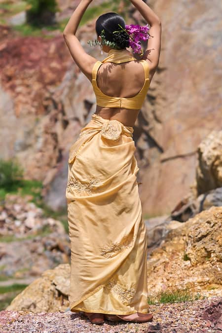 The Whole Nine Yards Narji Floral Placement Embroidered Saree With Blouse 