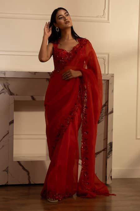 HOUSE OF KÀRMÀH Floral Embroidered Cascade Saree With Blouse 