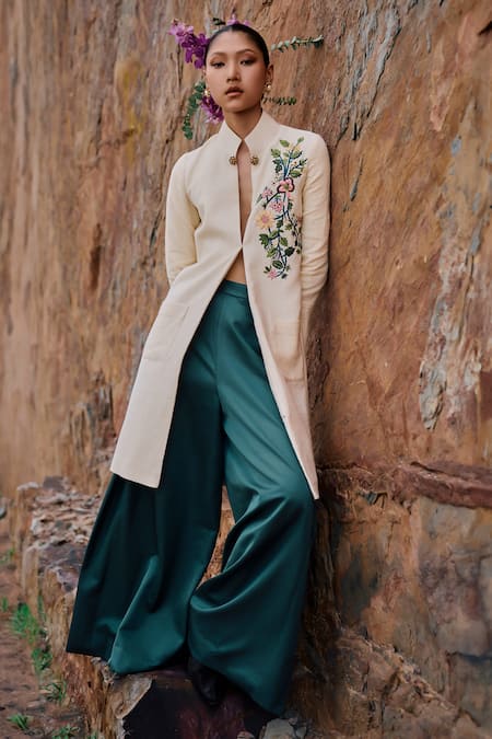 The Whole Nine Yards Off White Pure Mulberry Silk Embroidery Zuci Eri Jacket And Flared Pant Set 