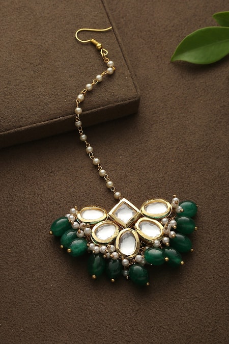 Shop Paisley Pop Green Kundan And Bead Embellished Maangtikka at Aza Fashions Shop_Paisley Pop_Green Kundan And Bead Embellished Maangtikka _at_Aza_Fashions