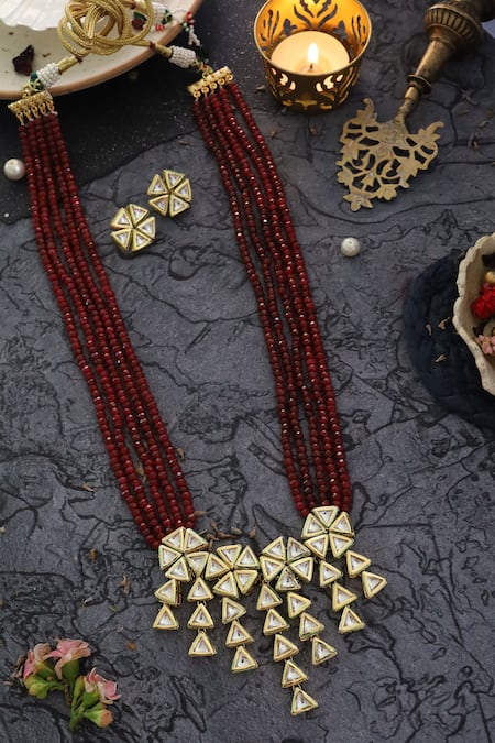 Paisley Pop Red Kundan Geometric Carved Pendant Necklace Set 