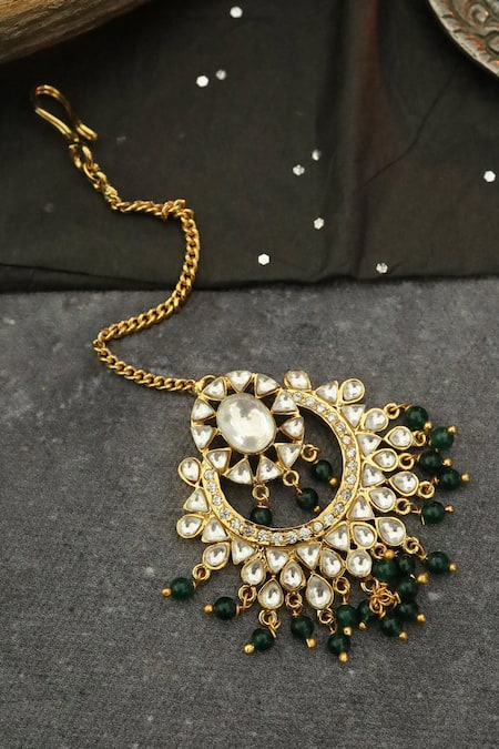 Paisley Pop Half Crescent Carved Maangtikka 