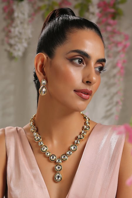 Paisley Pop Gold Plated Diamonds, Stones Geometric Carved Kundan Necklace Set Online at Aza Fashions Paisley Pop_Gold Plated Diamonds, Stones Geometric Carved Kundan Necklace Set _Online_at_Aza_Fashions