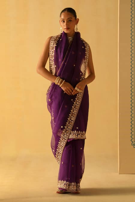 Sheetal Batra_Purple Organza, Ramie, Embroidery V-neck Hannah Saree With Blouse _Online_at_Aza_Fashions