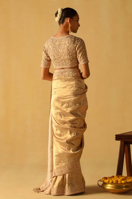 Buy_Sheetal Batra_Gold Silk, Brocade Zari, Embroidery V-neck Saraa Floral Saree With Blouse 