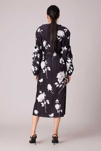 Shop Scarlet Sage Black Polyester Split V-neck Skylar Pleated Floral Print Dress With Belt at Aza Fashions Shop_Scarlet Sage_Black Polyester Split V-neck Skylar Pleated Floral Print Dress With Belt_at_Aza_Fashions