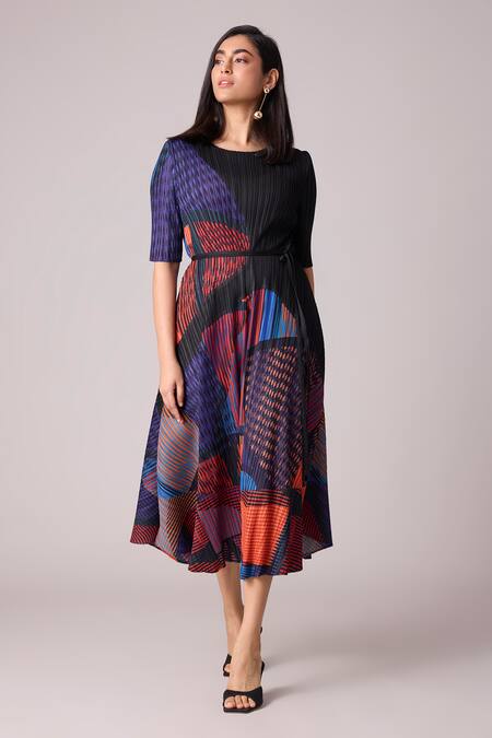 Buy_Scarlet Sage_Black Polyester Round Neck Evelyn Pixel Printed Midi Dress