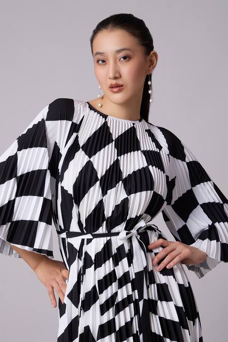 Scarlet Sage_Black Polyester Round Neck Ariel Chequered Print Dress With Belt_Online_at_Aza_Fashions