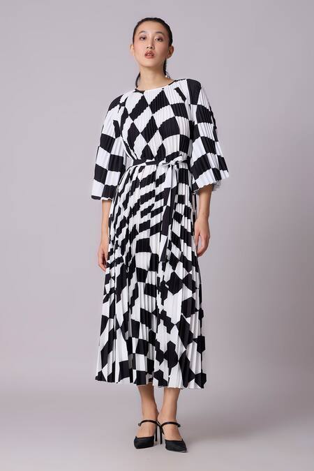 Buy_Scarlet Sage_Black Polyester Round Neck Ariel Chequered Print Dress With Belt_Online_at_Aza_Fashions