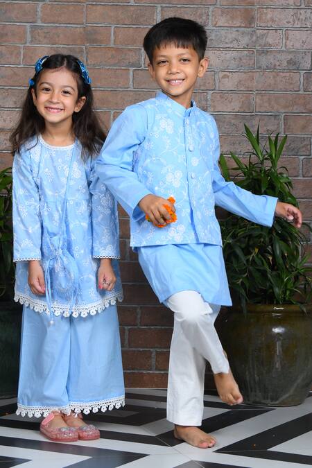 Buy_APRICOTKIDS_Blue Cotton Sequins, Embroidery Floral Bundi Kurta Set_Online_at_Aza_Fashions