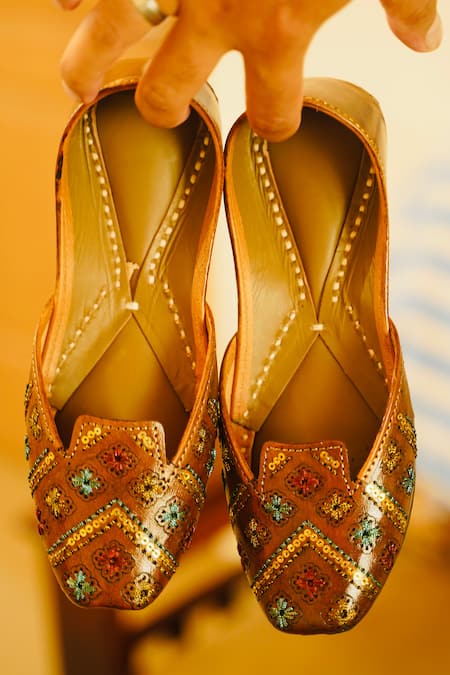 Loryphilory Floral Embroidered Vegan Leather Juttis 