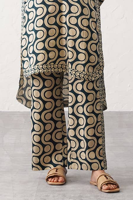Shop Seven Gold Collared Ami Printed Kurta And Pant Co-ord Set Shop_Seven_Gold Collared Ami Printed Kurta And Pant Co-ord Set
