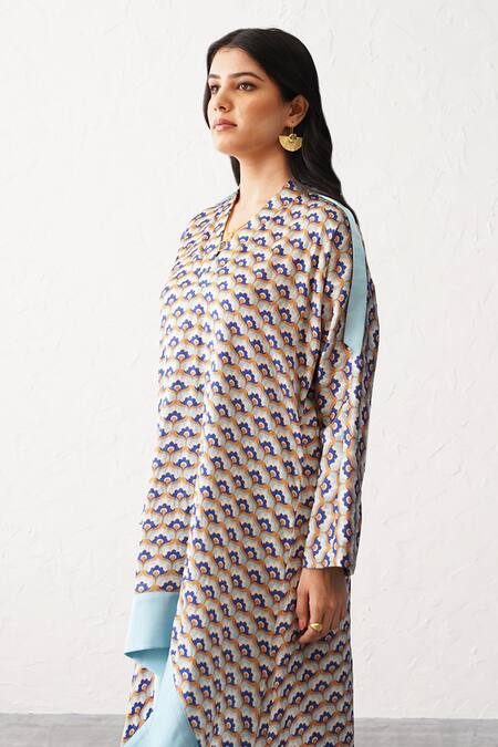 Seven_Multi Color Bamboo Embroidery V-neck Ava Printed Kurta And Pant Co-ord Set _at_Aza_Fashions