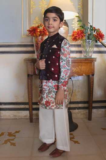 Buy_Laadlo_Maroon Velvet Embroidery Sequin Bundi_Online_at_Aza_Fashions