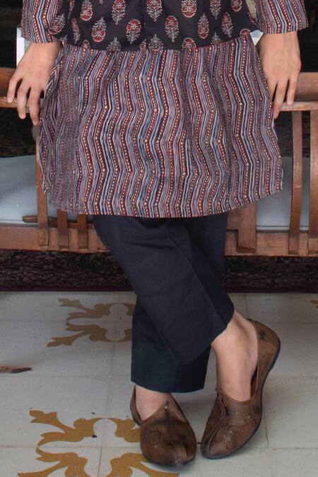 Laadlo_Black Indian Cotton Print Phool Bahar Bundi Kurta Set_Online_at_Aza_Fashions