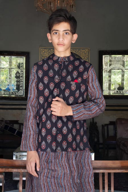 Buy_Laadlo_Black Indian Cotton Print Phool Bahar Bundi Kurta Set_Online_at_Aza_Fashions