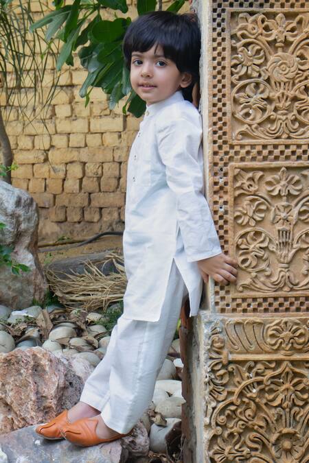 Shop_Laadlo_White Indian Cotton Solid Mogra Kurta With Pant_Online_at_Aza_Fashions