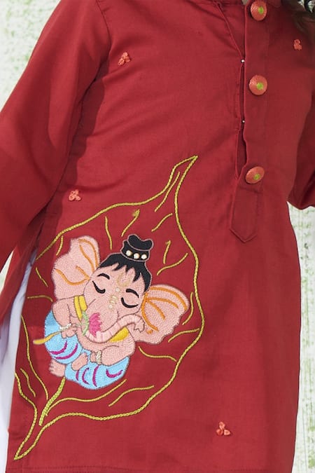Shop_Vivedkids_Red Cotton Embroidery Bal Ganesha Kurta _Online_at_Aza_Fashions