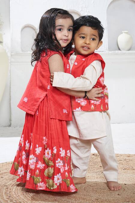 Vivedkids_Red Cotton, Linen Lotus Pichwai Print Bundi Kurta Set _at_Aza_Fashions
