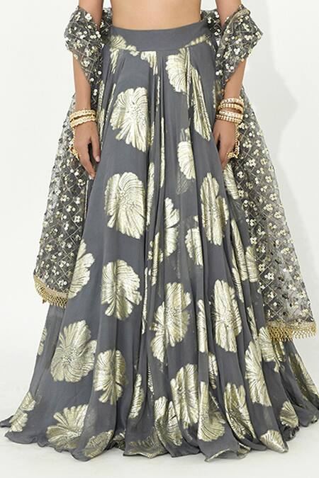 Rishi and Vibhuti Grey Silk Beads, Embroidery, Zari Sweetheart Neck Jalsa Raw Blouse Online at Aza Fashions Rishi and Vibhuti_Grey Silk Beads, Embroidery, Zari Sweetheart Neck Jalsa Raw Blouse _Online_at_Aza_Fashions