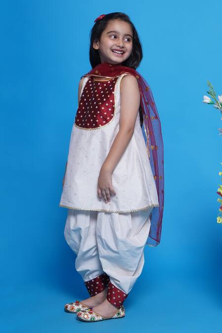 Shop Little Bansi Cream Chanderi Silk, Cotton, Net Embroidery Mini Floral Kurta Salwar Set Online at Aza Fashions Shop_Little Bansi_Cream Chanderi Silk, Cotton, Net Embroidery Mini Floral Kurta Salwar Set _Online_at_Aza_Fashions