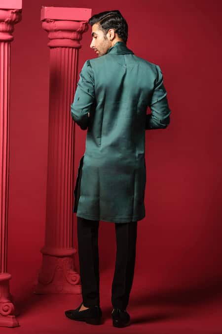 Amrit Dawani Salli Embroidered Kurta Set With Stole 