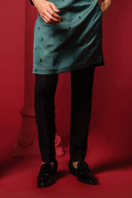 Amrit Dawani Green Modal, Silk, Polyester, Satin Embroidery Salli Kurta Set With Stole at Aza Fashions Amrit Dawani_Green Modal, Silk, Polyester, Satin Embroidery Salli Kurta Set With Stole _at_Aza_Fashions