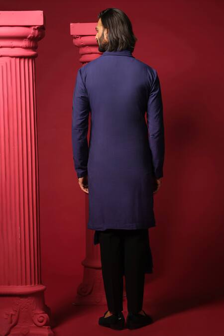 Amrit Dawani Cutpipes Embroidered Kurta Set With Stole 