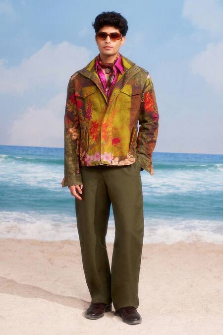 Siddhartha Bansal Green Linen Artist Barrel Fit Trouser at Aza Fashions Siddhartha Bansal_Green Linen Artist Barrel Fit Trouser _at_Aza_Fashions