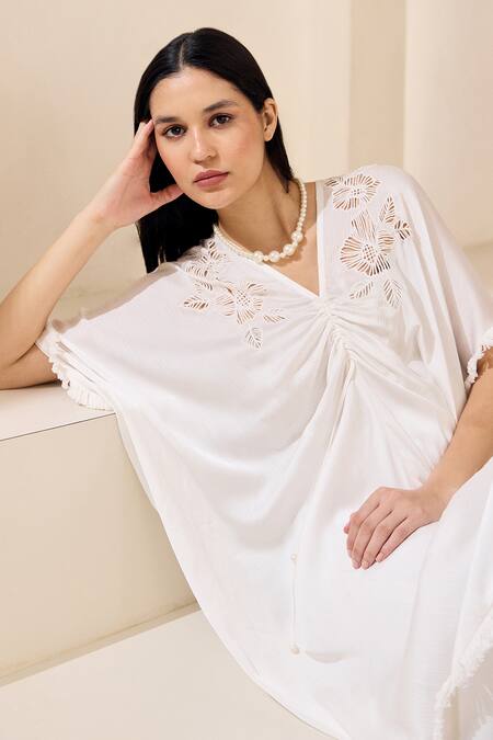 Buy_Lavanya Ahuja_White Silk Organza Embroidery V-neck Floral Cutwork Embrodiered Kaftan With Pant 