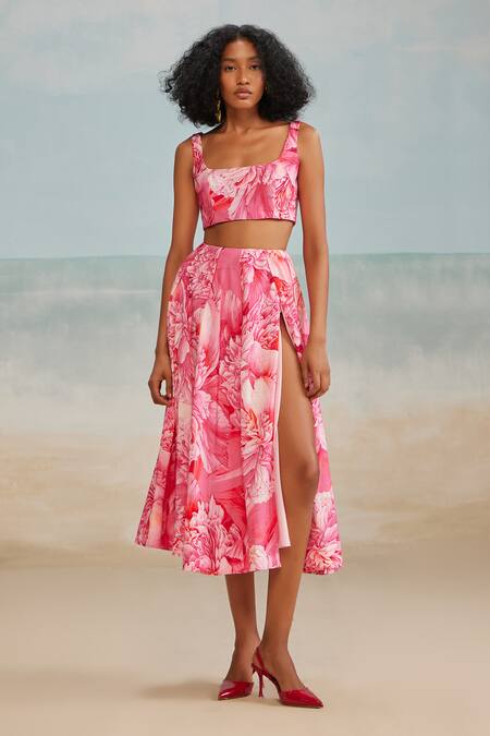 The Iaso Pink Modal Square Neck Lana Floral Print Crop Top Online at Aza Fashions The Iaso_Pink Modal Square Neck Lana Floral Print Crop Top _Online_at_Aza_Fashions