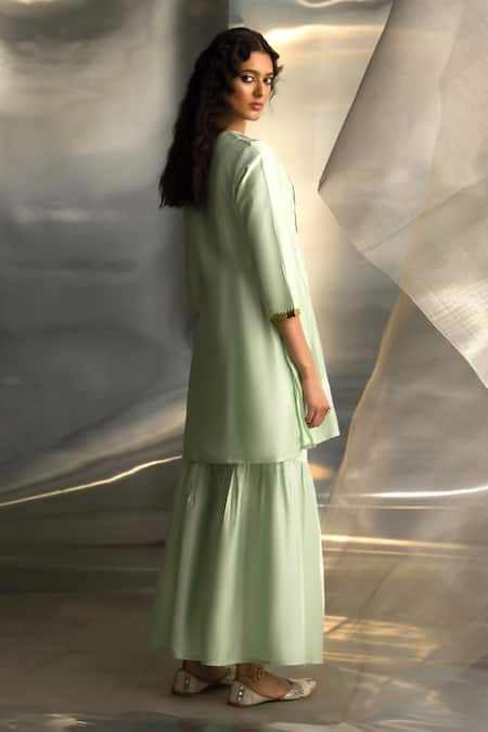 Shop Charkhee Green Kurta And Dupatta Chanderi Embroidered Zari Notched Bodice Sharara Set at Aza Fashions Shop_Charkhee_Green Kurta And Dupatta Chanderi Embroidered Zari Notched Bodice Sharara Set _at_Aza_Fashions