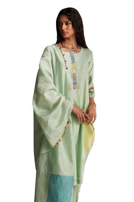 Charkhee Green Kurta And Dupatta Chanderi Embroidered Zari Round Egypt Pattern Pant Set Online at Aza Fashions Charkhee_Green Kurta And Dupatta Chanderi Embroidered Zari Round Egypt Pattern Pant Set _Online_at_Aza_Fashions