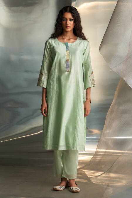 Buy Charkhee Green Kurta And Dupatta Chanderi Embroidered Zari Round Egypt Pattern Pant Set Online at Aza Fashions Buy_Charkhee_Green Kurta And Dupatta Chanderi Embroidered Zari Round Egypt Pattern Pant Set _Online_at_Aza_Fashions