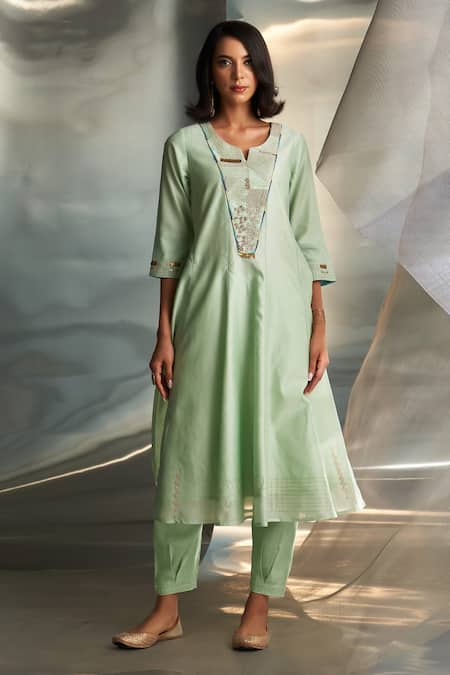 Shop Charkhee Green Kurta And Dupatta Chanderi Embroidered Zari Notched Panelled Salwar Set Online at Aza Fashions Shop_Charkhee_Green Kurta And Dupatta Chanderi Embroidered Zari Notched Panelled Salwar Set _Online_at_Aza_Fashions