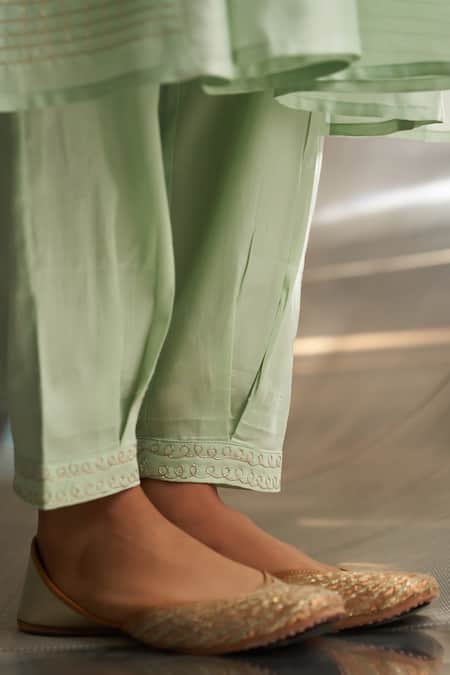 Buy Charkhee Green Kurta And Dupatta Chanderi Embroidered Zari Notched Panelled Salwar Set Buy_Charkhee_Green Kurta And Dupatta Chanderi Embroidered Zari Notched Panelled Salwar Set