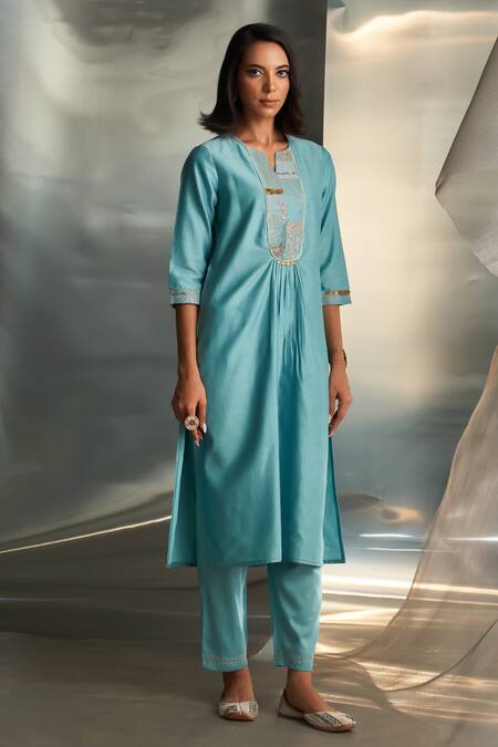 Buy Charkhee Blue Kurta And Dupatta Chanderi Embroidered Zari Notched Bodice Pant Set Online at Aza Fashions Buy_Charkhee_Blue Kurta And Dupatta Chanderi Embroidered Zari Notched Bodice Pant Set _Online_at_Aza_Fashions