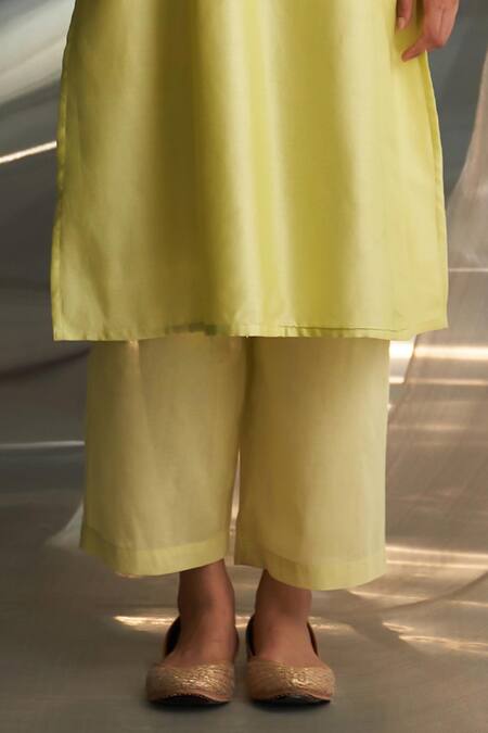 Buy Charkhee Yellow Kurta And Dupatta Chanderi Embroidered Zari Egyptian Pattern Pant Set Buy_Charkhee_Yellow Kurta And Dupatta Chanderi Embroidered Zari Egyptian Pattern Pant Set