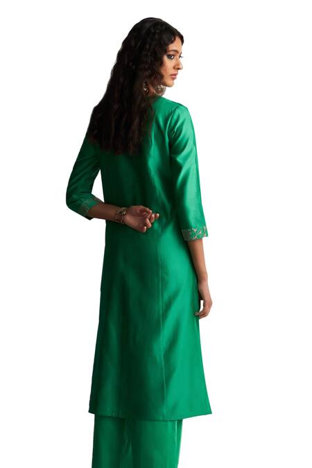 Shop Charkhee Green Kurta And Dupatta Chanderi Embroidered Zari Egyptian Pattern Pant Set Shop_Charkhee_Green Kurta And Dupatta Chanderi Embroidered Zari Egyptian Pattern Pant Set