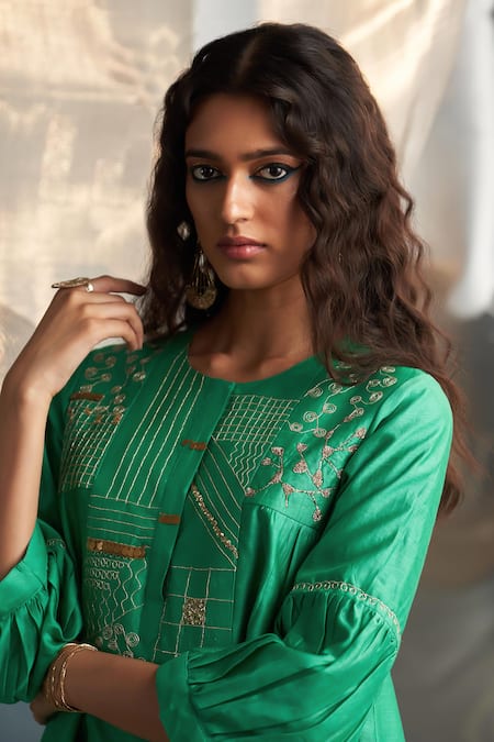 Buy Charkhee Green Kurta And Dupatta Chanderi Embroidered Zari Egyptian Pattern Pant Set Buy_Charkhee_Green Kurta And Dupatta Chanderi Embroidered Zari Egyptian Pattern Pant Set
