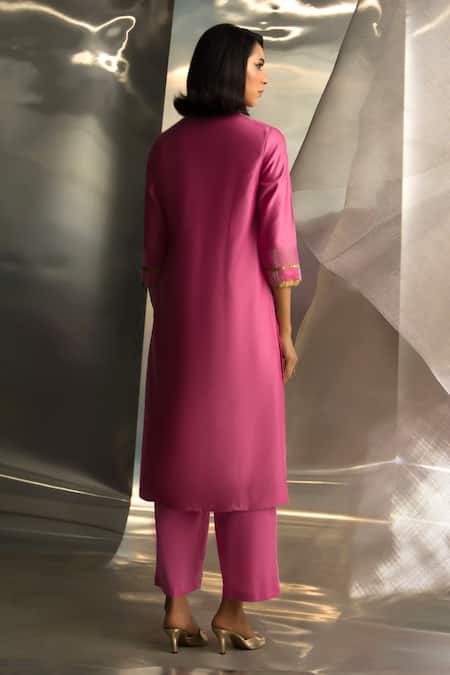 Shop Charkhee Pink Kurta And Dupatta Chanderi Embroidered Zari V-neck Placement Pant Set at Aza Fashions Shop_Charkhee_Pink Kurta And Dupatta Chanderi Embroidered Zari V-neck Placement Pant Set _at_Aza_Fashions